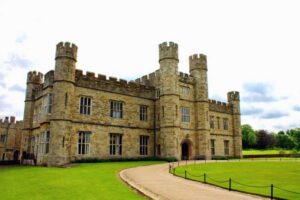 Leeds Castle, Canterbury, White Cliffs of Dover Tour